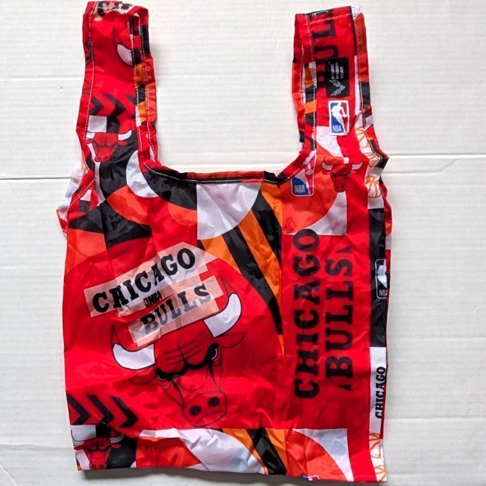 Atomic Mission Gear X Chicago Bulls Red packable tote